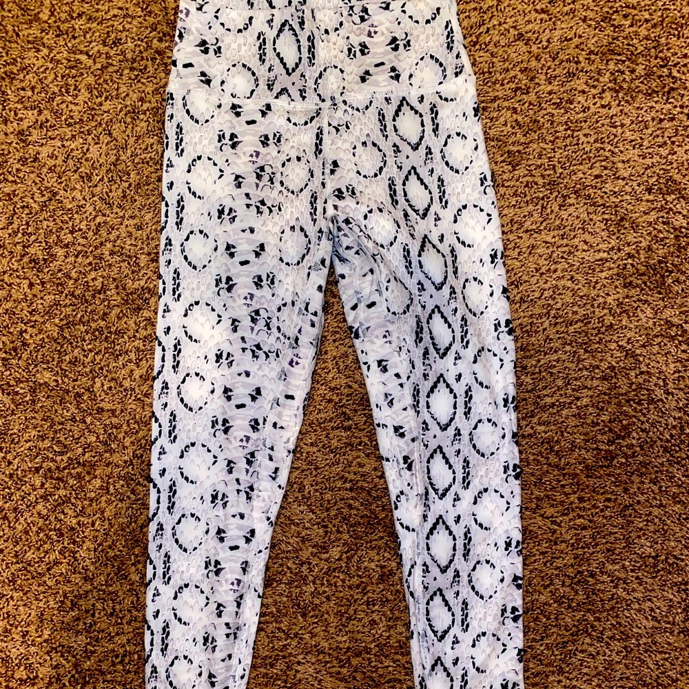 Brand new Til you collapse white cobra leggings.